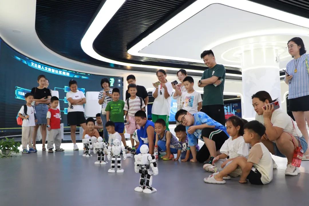 知無央，愛無疆丨科普研學(xué)，走進(jìn)文達(dá)通股份數(shù)字城市展館
